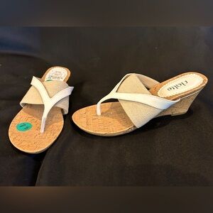Rialto size 7.5 sandals. Color Beige.